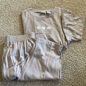 Vintage Just For Petites Beige Floral Tee matching set.